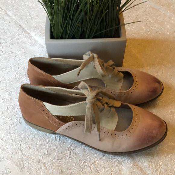 Restricted Shoes - ModCloth Restricted Oxford flats